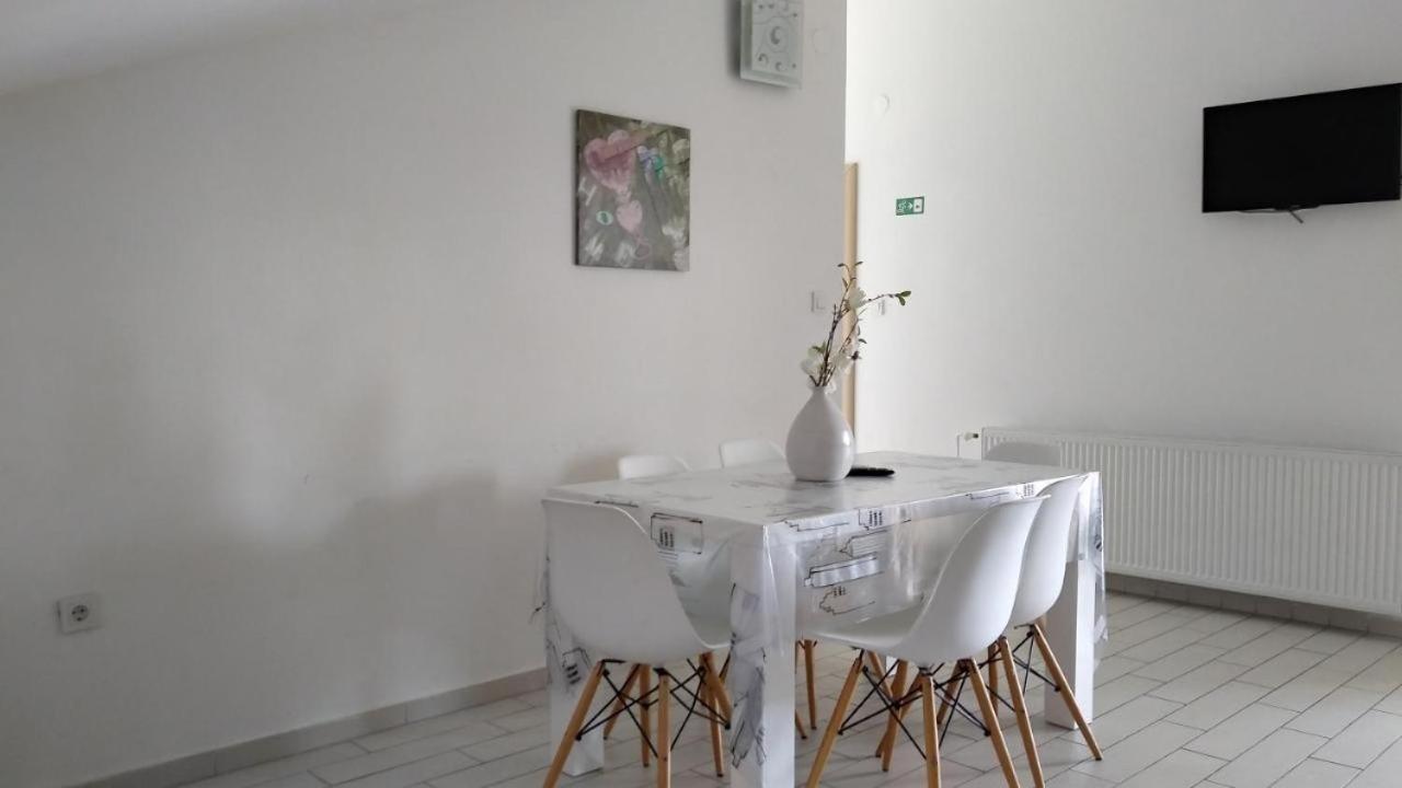 Premium Apartments Adore Новаля Екстериор снимка