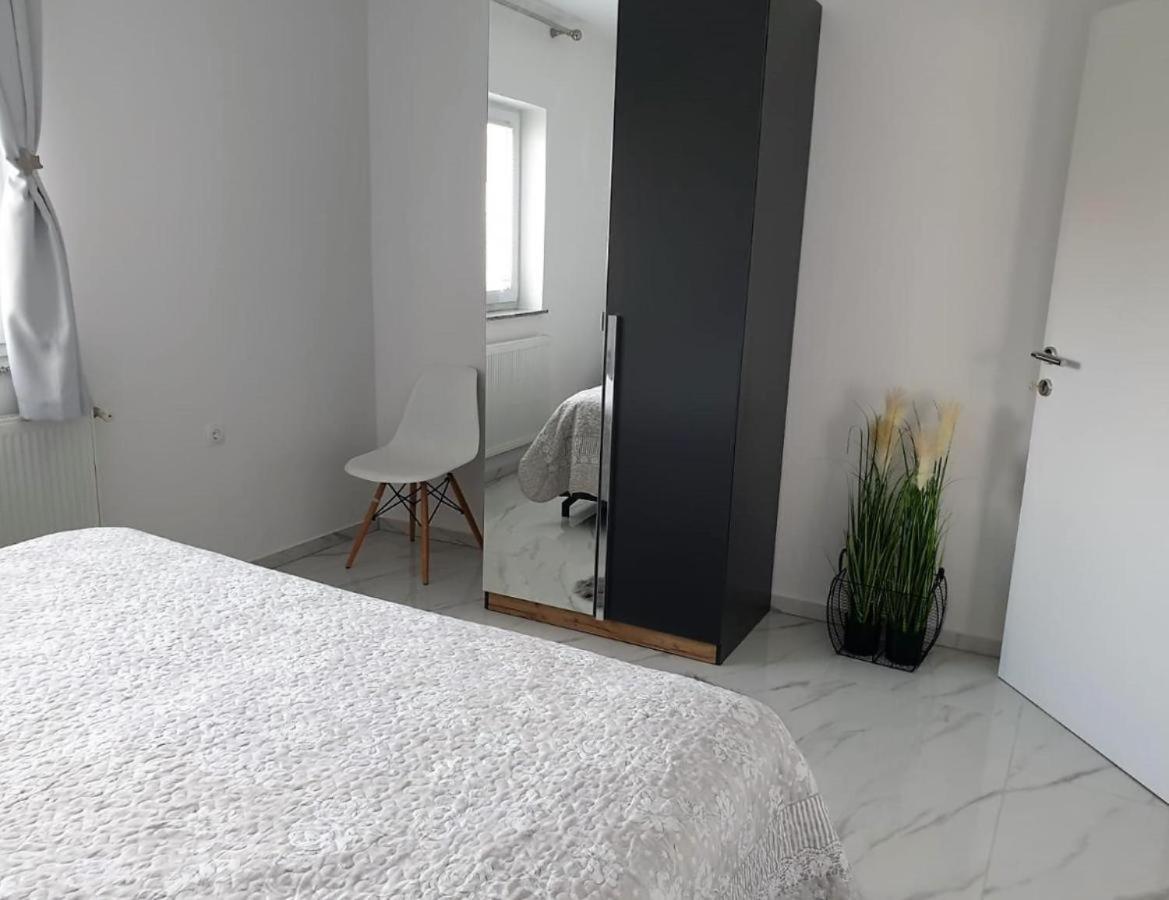 Premium Apartments Adore Новаля Екстериор снимка