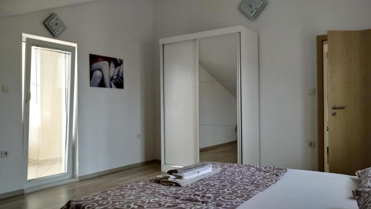 Premium Apartments Adore Новаля Екстериор снимка