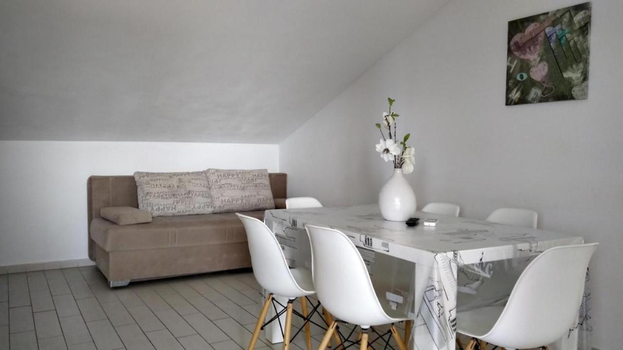 Premium Apartments Adore Новаля Екстериор снимка