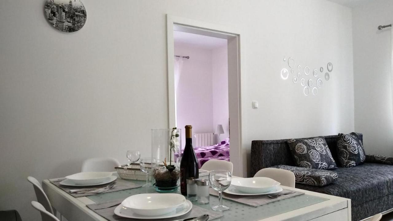Premium Apartments Adore Новаля Екстериор снимка