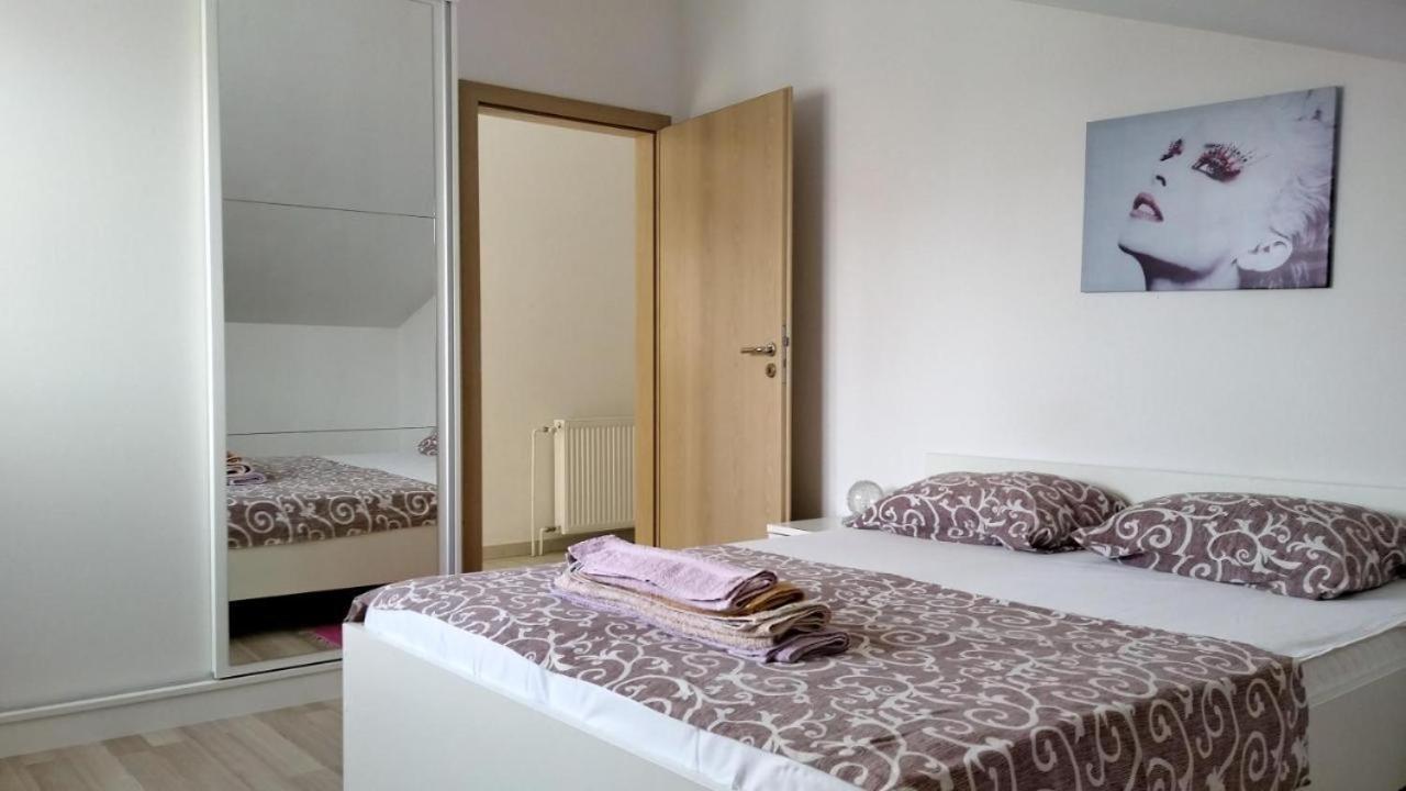 Premium Apartments Adore Новаля Екстериор снимка