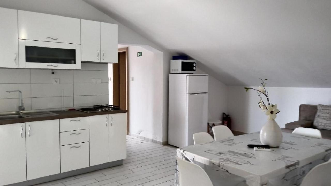 Premium Apartments Adore Новаля Екстериор снимка