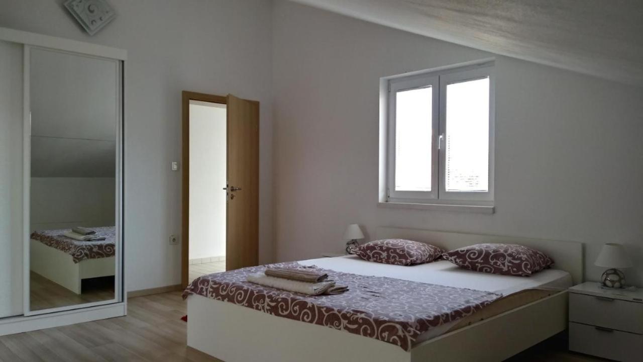 Premium Apartments Adore Новаля Екстериор снимка