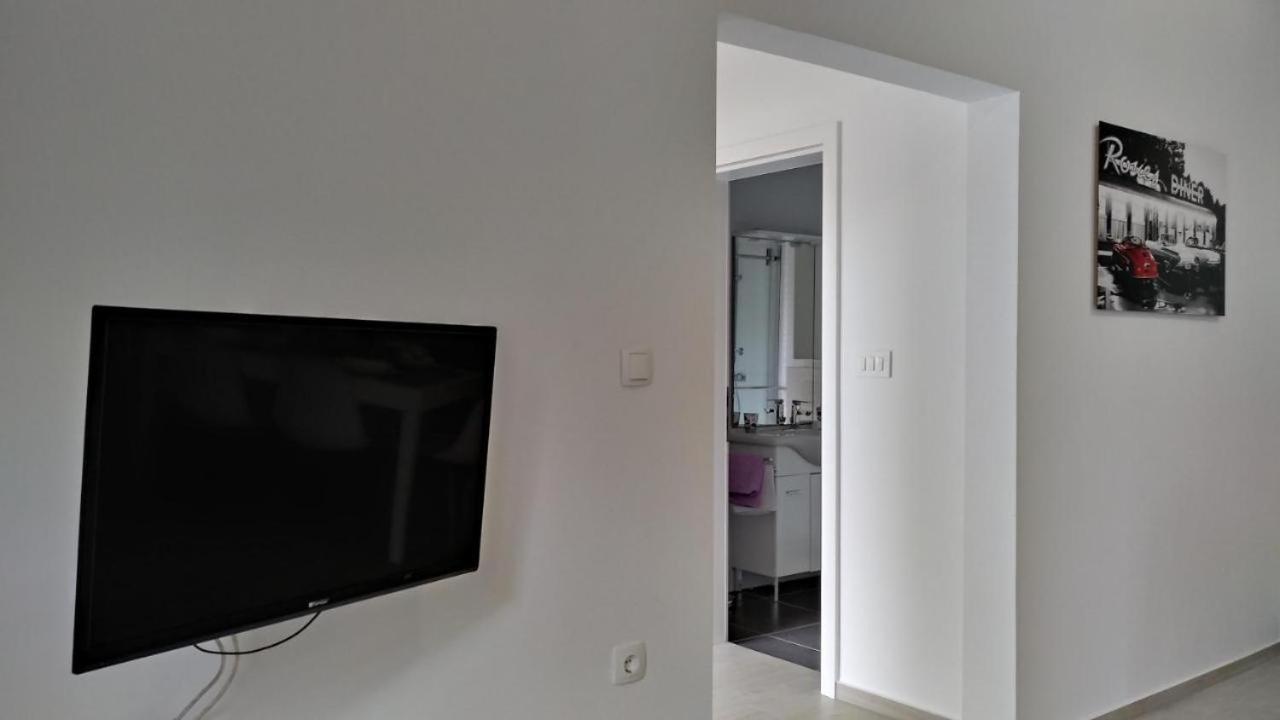 Premium Apartments Adore Новаля Екстериор снимка