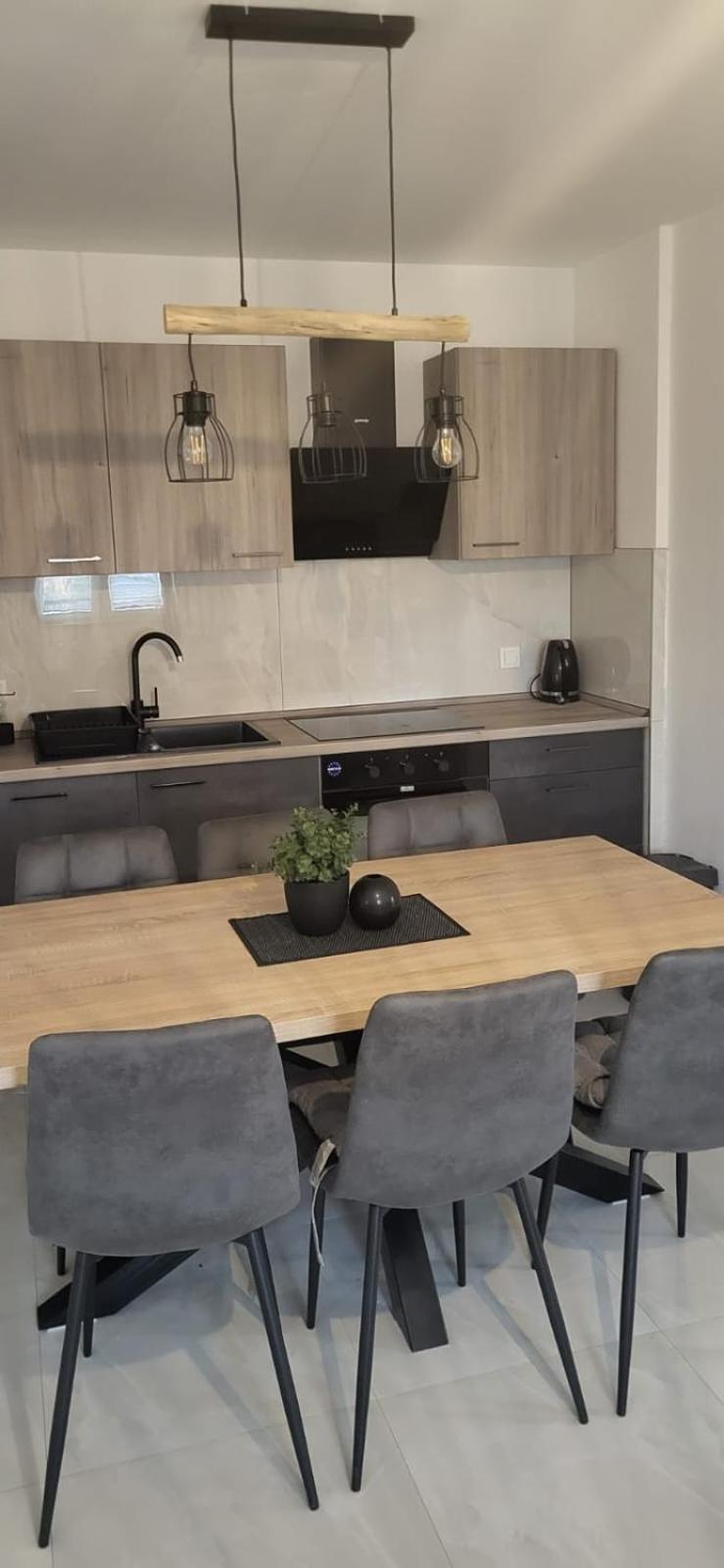 Premium Apartments Adore Новаля Екстериор снимка